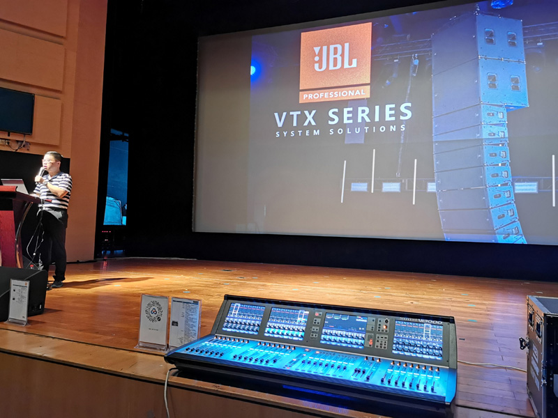 JBL  VTX系列线阵列产品