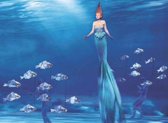 《小美人鱼》(The Little Mermaid):水下风光的舞台灯光设计