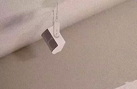 不让美学因素影响扬声器的选择和摆放位置